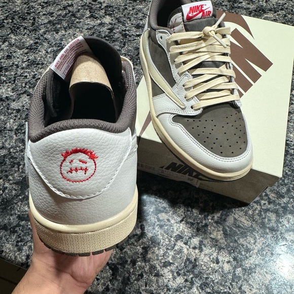 Travis Scott’s x Air 1 retro lows ‘Reverse Mocha’ - Picture 8 of 10